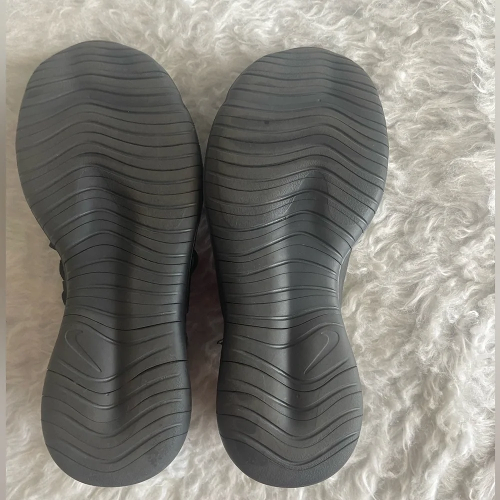 Nike trainers. - Picture 4 of 6